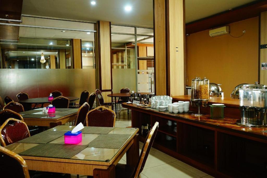 Grand Vella Hotel Pangkal Pinang Esterno foto